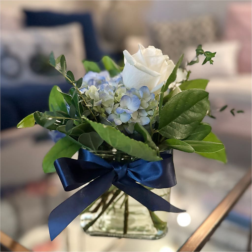Sky Blue Delight Bouquet –  Catta Flowers Llc, Kennedale TX
