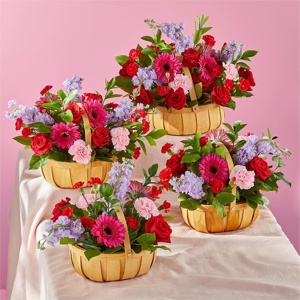 Pink Picnic Basket –  Catta Flowers Llc, Kennedale TX